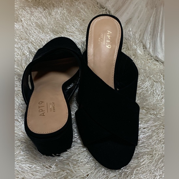 APT. 9 “Defined Comfort” Mule Sandal - Picture 4 of 6